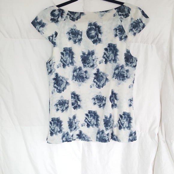 Ann Taylor Silk Top.  Size S - Picture 6 of 7